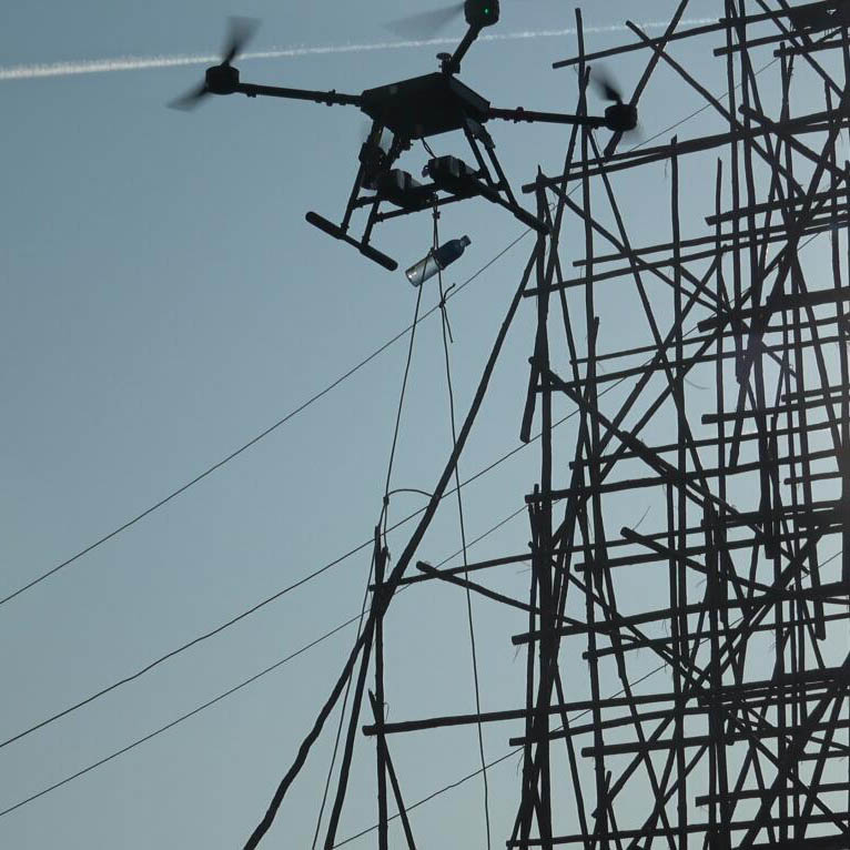 吉林龍航無(wú)人機(jī)在德惠鐵路電力架線(xiàn)